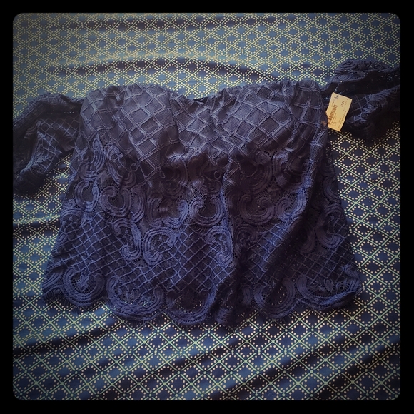 Top - Picture 1 of 2